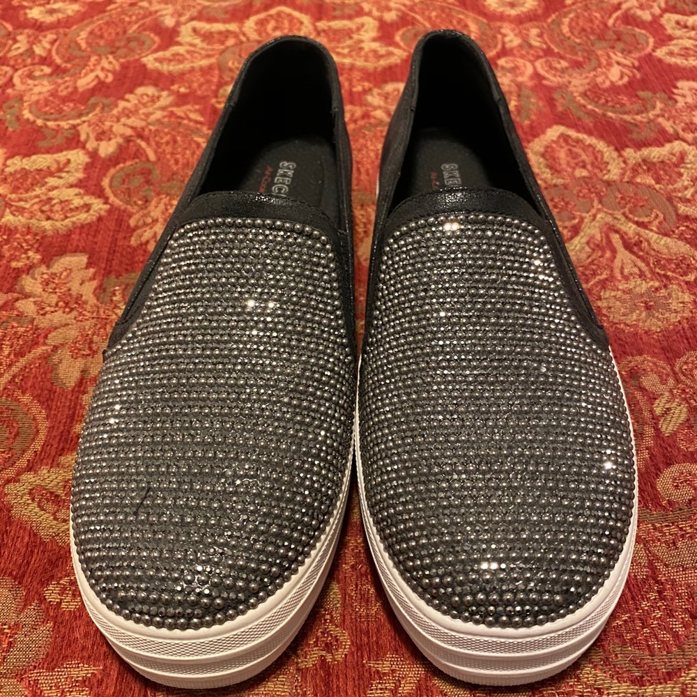 New bejewelled sparkly sketchers memory form sz 8